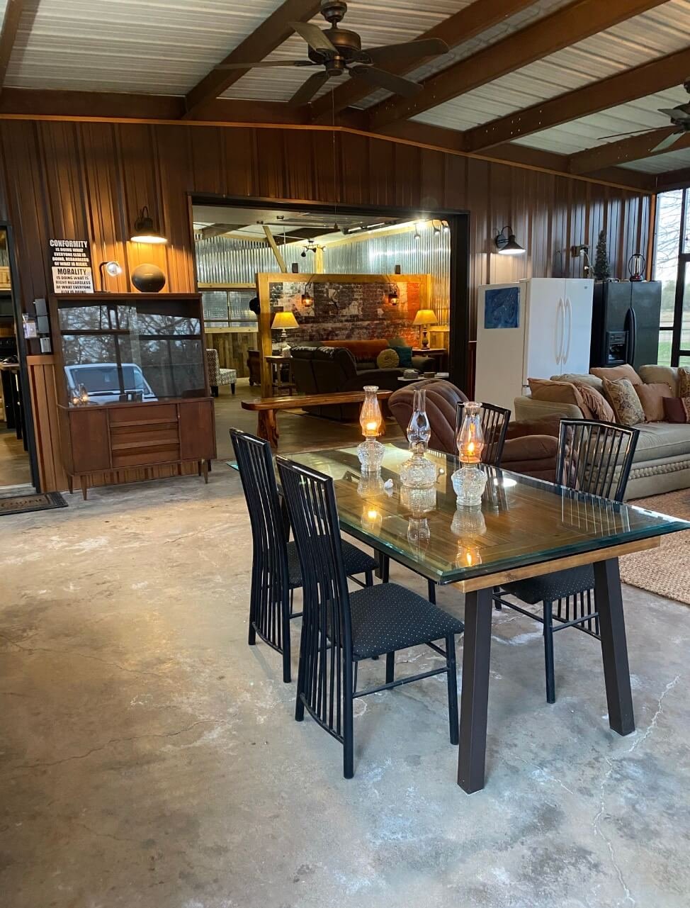 gallery-main-image