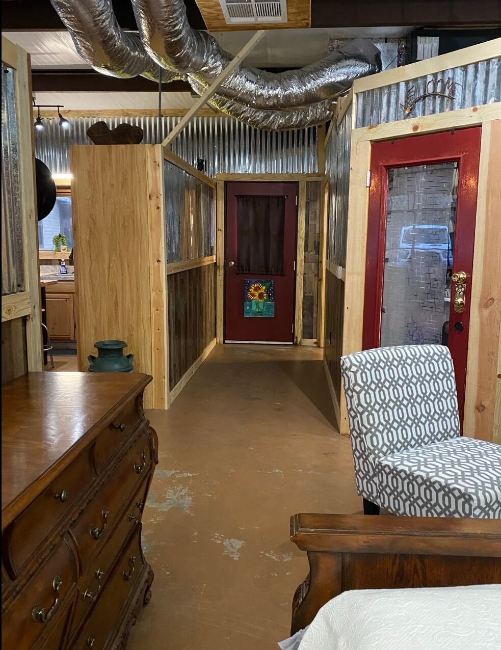 gallery-main-image